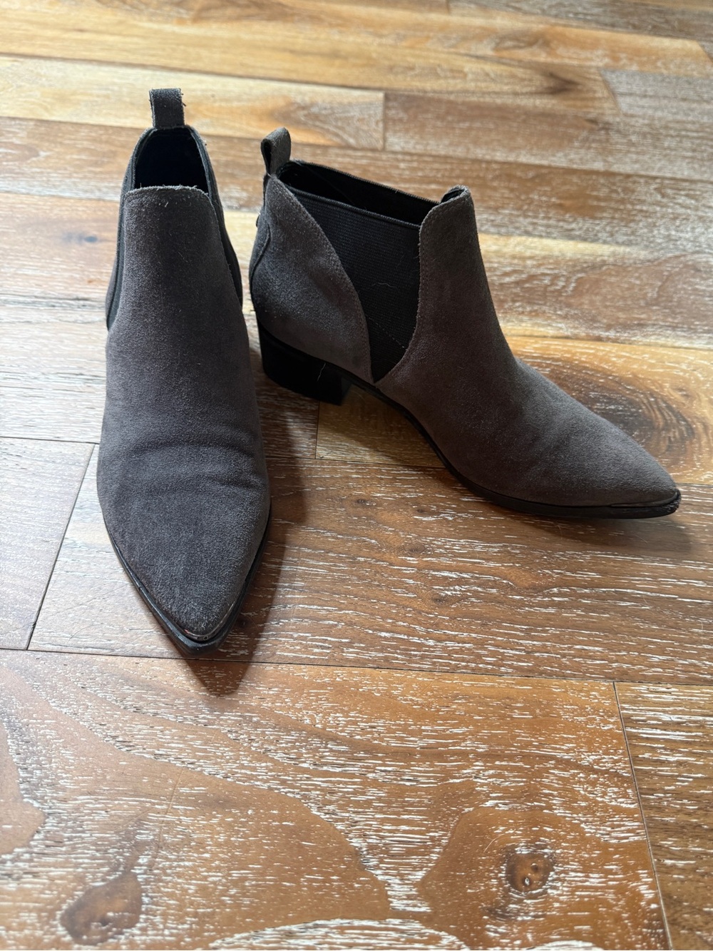 Marc Fisher Gray Suede Yale Chelsea Ankle Boots Booties / Size 6M